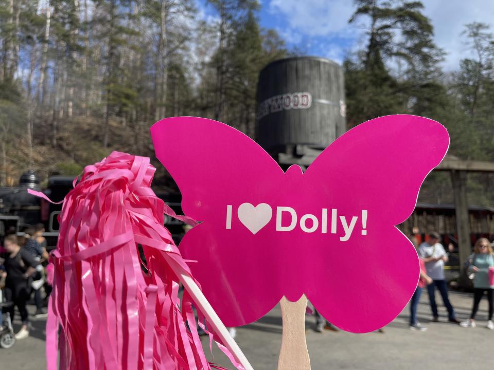 "We love our hosts who work so hard to make all of our guests feel at home," Parton says of Dollywood's Grow U college tuition program. "We want all of our hosts to be more." (Photo: Carly Caramanna)