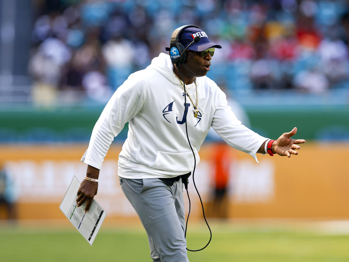 Footage of Deion Sanders making history with MLB home run and NFL touchdown  shows what an incredible athlete he was