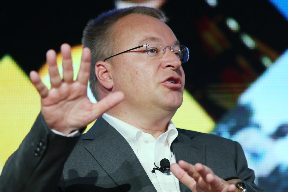 NEW YORK, NY - SEPTEMBER 05: In a joint event with Microsoft, Nokia Chief Executive Stephen Elop introduces the new Nokia Lumia 920 and 820 Windows smartphone on September 5, 2012 in New York City.The new Nokia phones are the first first smartphones built for Windows 8. Analysts see the new phones as Nokia's last chance to compete with fellow technology companies Apple and Samsung in the lucrative smartphone market. (Photo by Spencer Platt/Getty Images)