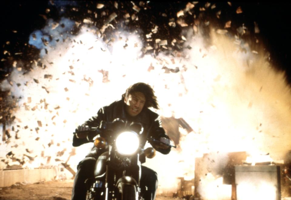 <h1 class="title">CHAIN REACTION, Keanu Reeves, 1996, TM and Copyright (c)20th Century Fox Film Corp. All rights reser</h1><cite class="credit">©20thCentFox/Courtesy Everett Collection</cite>