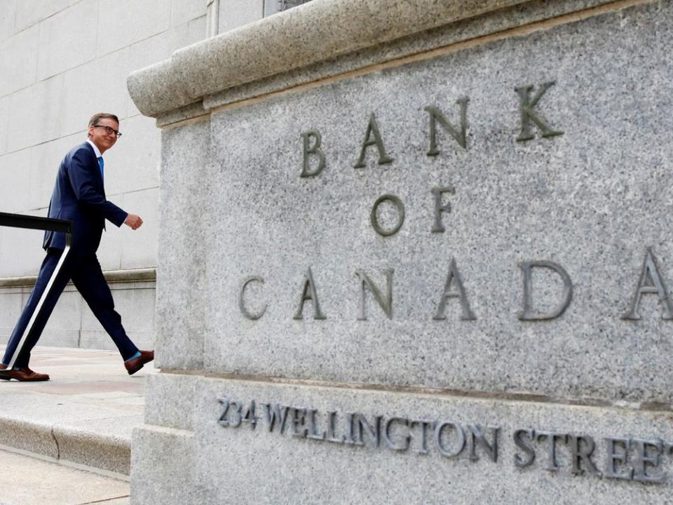  Governor of the Bank of Canada Tiff Macklem walking outside the Bank of Canada building in Ottawa.