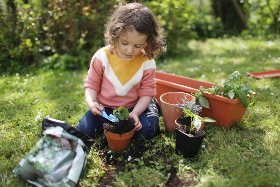 Getting kids involved in gardening could help them cope with the situation right now. (Getty Images)