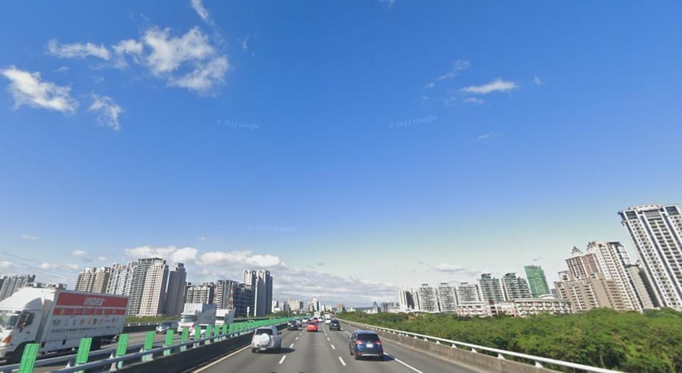 國1竹北交流道智慧交通管理控制系統將於11月29日上路。   圖：翻攝自Google ma