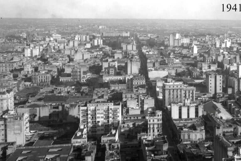 Una vista desde el edificio del exMinisterio de Obras Públicas hacia Monserrat y Constitución, en 1941, en la previa de la construcción de ese tramo de la 9 de Julio