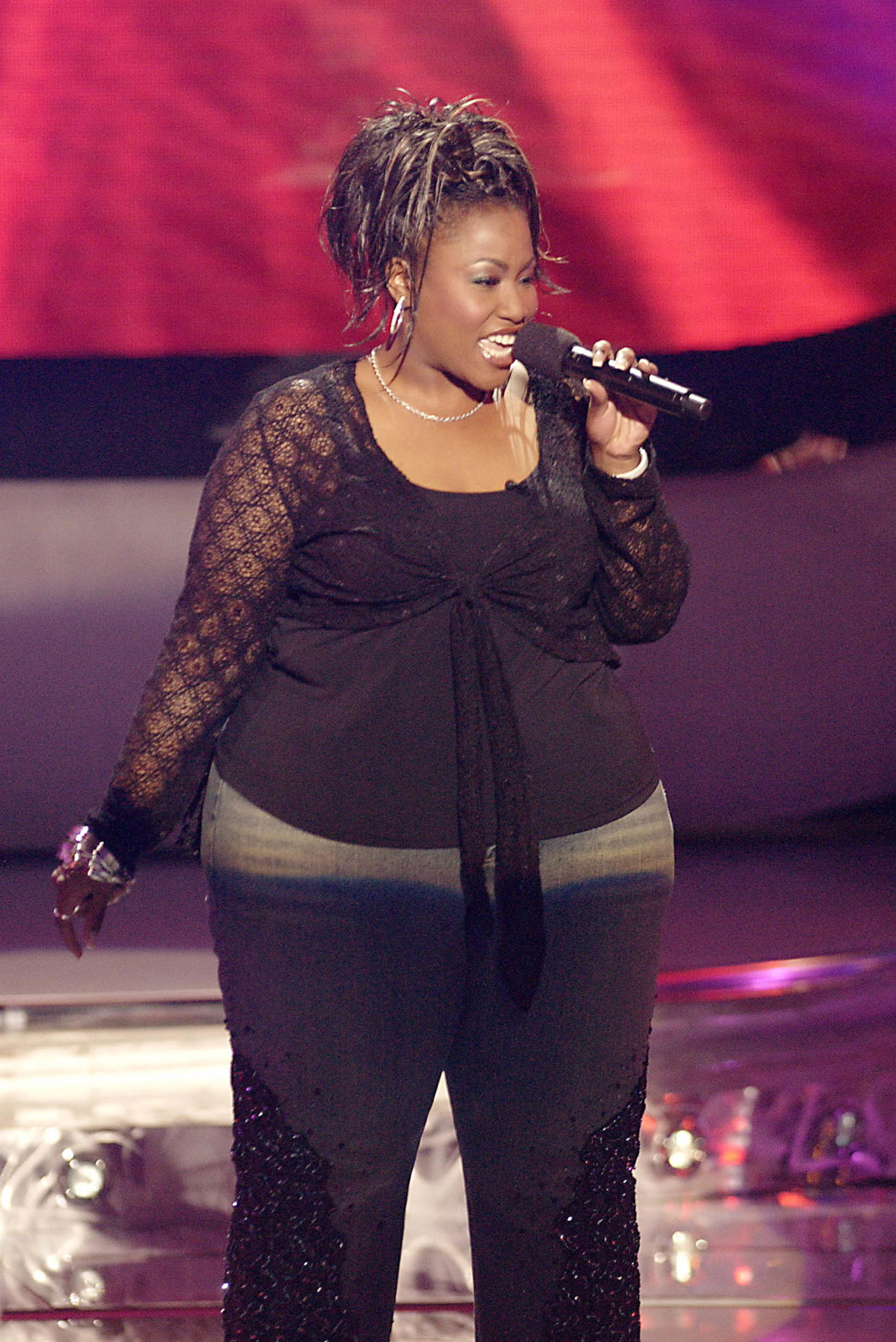 Mandisa performing during 