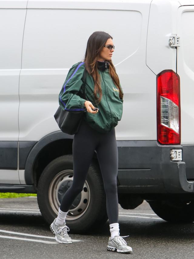 Kendall Jenner: White Top, Black Leggings