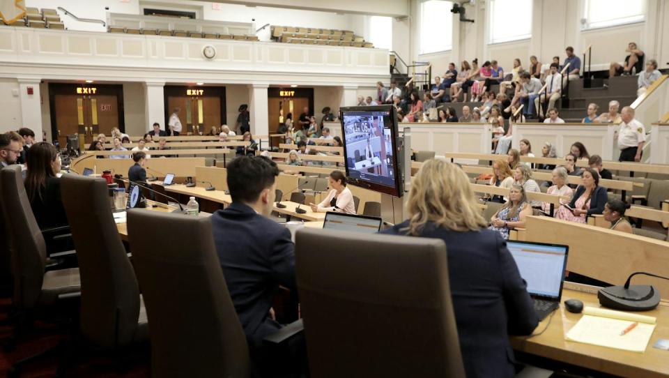 State legislators tend to hear from many different stakeholders as they design policy. <a href="https://www.gettyimages.com/detail/news-photo/boston-ma-the-joint-committee-on-public-health-hears-news-photo/1557184909" rel="nofollow noopener" target="_blank" data-ylk="slk:Pat Greenhouse/The Boston Globe via Getty Images;elm:context_link;itc:0;sec:content-canvas" class="link ">Pat Greenhouse/The Boston Globe via Getty Images</a>