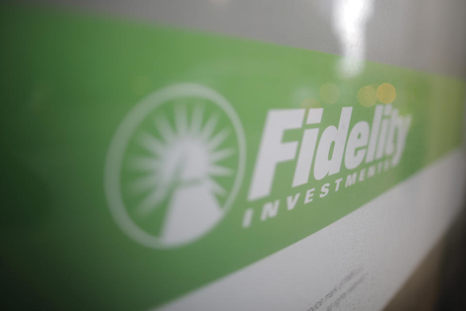 A sign marks a Fidelity Investments office in Boston, Massachusetts, U.S. September 21, 2016.   To match Special Report USA-FIDELITY/FAMILY   REUTERS/Brian Snyder