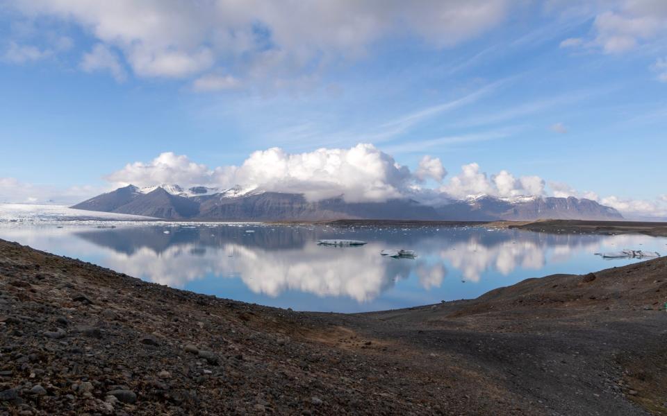 Η παγετώδης λίμνη Jokulsarlon στο Hof της Ισλανδίας - μία από τις επτά μόνο χώρες της μελέτης που πληρούν τις ετήσιες οδηγίες του ΠΟΥ για τα PM2,5