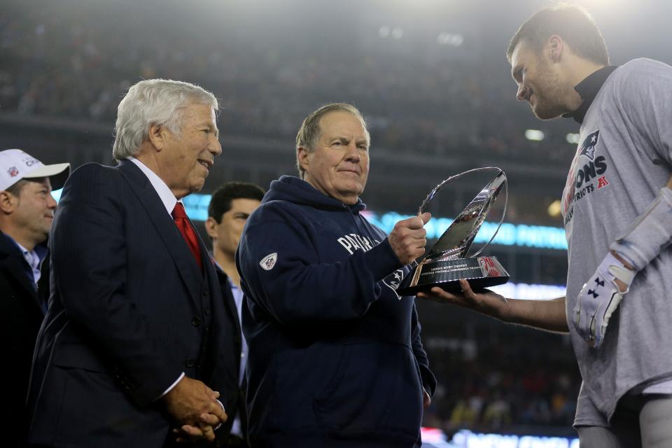 <p>Robert Kraft, owner New England Patriots, head coach Bill Belichick and Tom Brady celebrate with the Lamar Hunt Trophy after defeating the Pittsburgh Steelers 36-17 on January 22, 2017 in Foxboro, Massachusetts. (Photo by Maddie Meyer/Getty Images)</p>