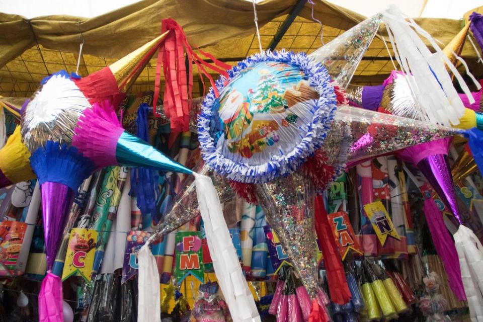 En la Merced también hay piñatas. Foto: Cuartoscuro