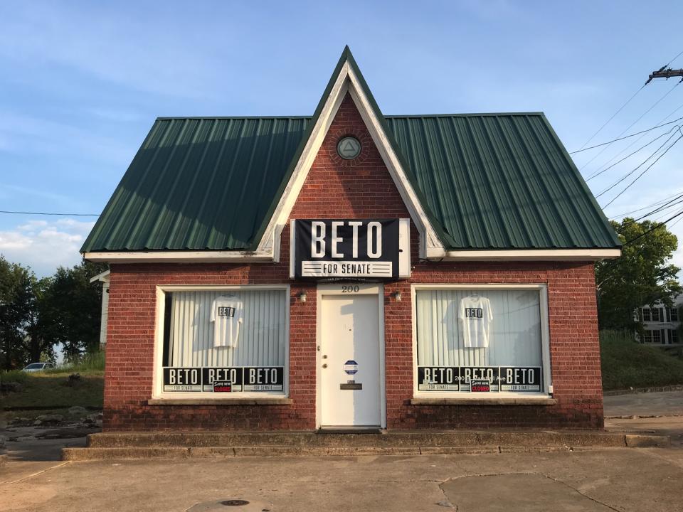 A Beto O’Rourke campaign office in Longview, Texas. (Photo: Holly Bailey/Yahoo News)