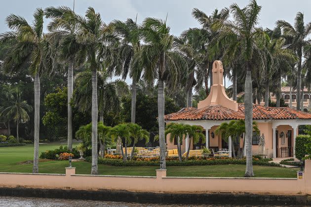 FBI agents raided former President Donald Trump's residence in Mar-A-Lago on Aug. 8. (Photo: GIORGIO VIERA via Getty Images)