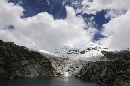 A general view of lake Laguna 513, at more than 13,000 feet above sea level in front of the Hualcan glacier in Huascaran natural reserve in Ancash November 29, 2014. REUTERS/Mariana Bazo