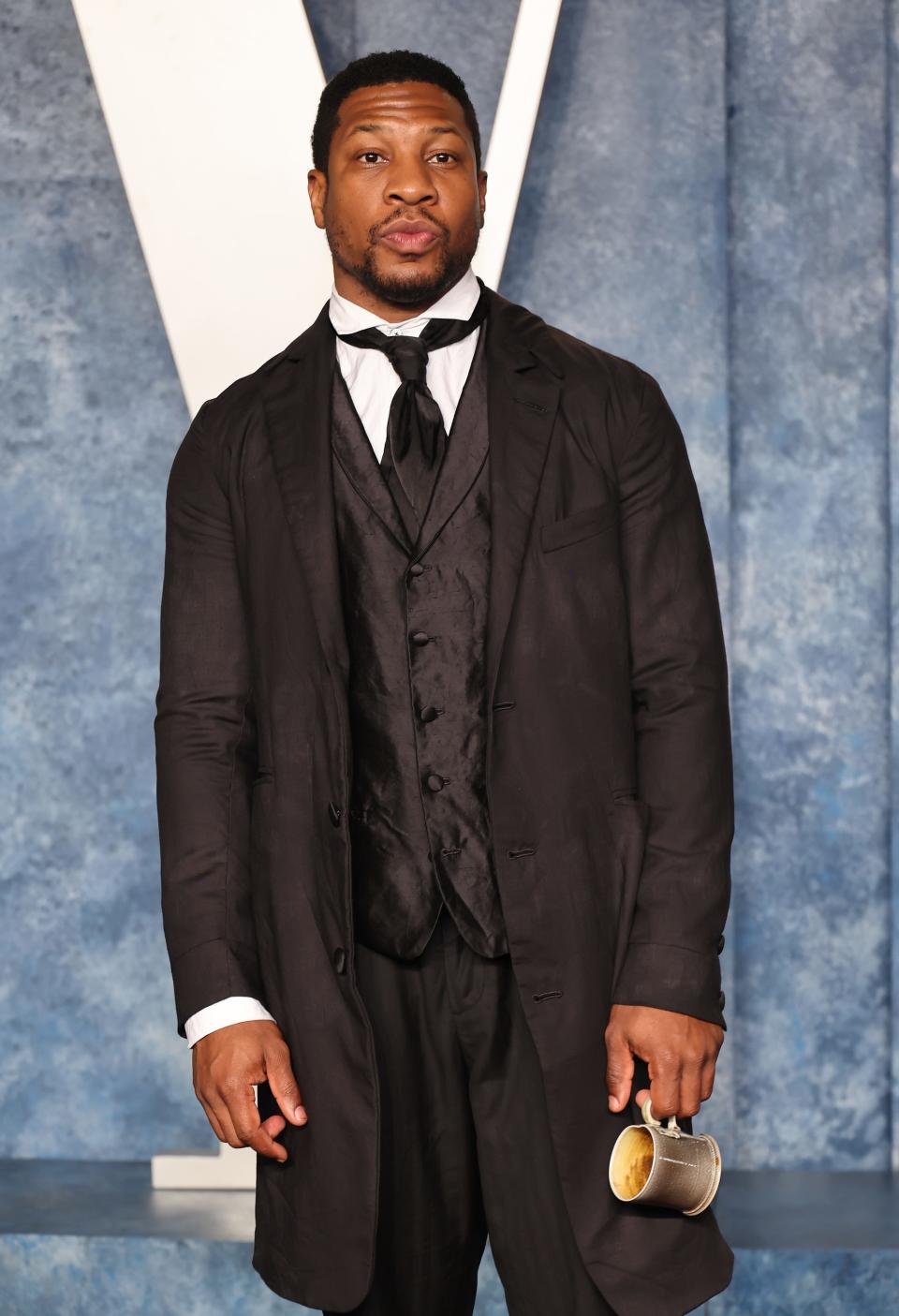 Jonathan Majors attends the 2023 Vanity Fair Oscar Party on March 12, 2023 in Beverly Hills, California.