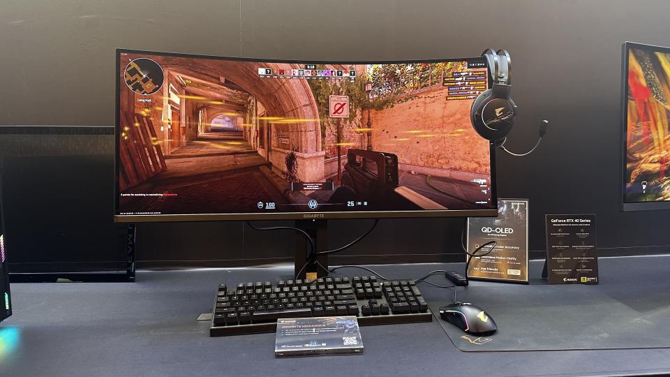 Gigabyte Aorus FO32U2 QD-OLED gaming monitor