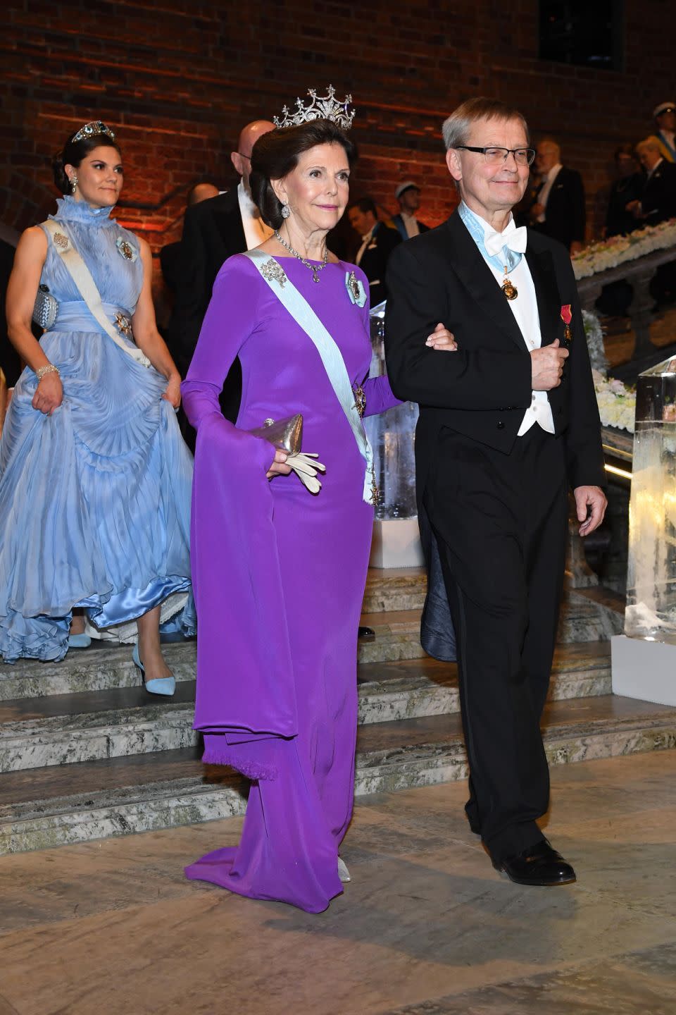  King Carl XVI Gustaf lead the way, with his wife, Queen Silvia, by his side. Photo: Getty Images