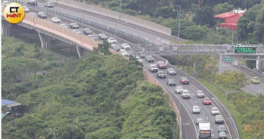 交通部公路局8日公布易塞車路段。（示意圖／李宗明攝）