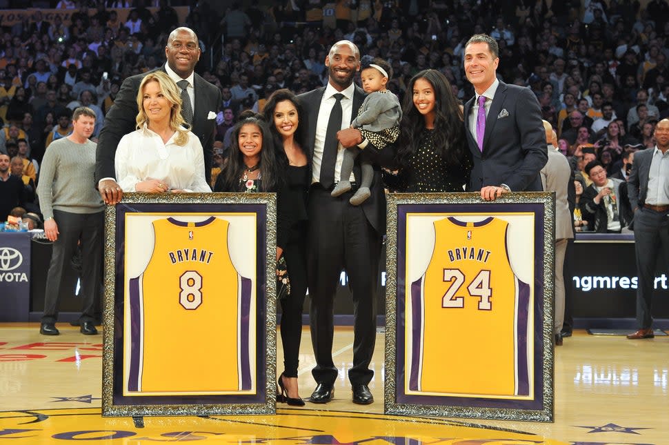 lakers jeanie buss kobe bryant gianna bryant family