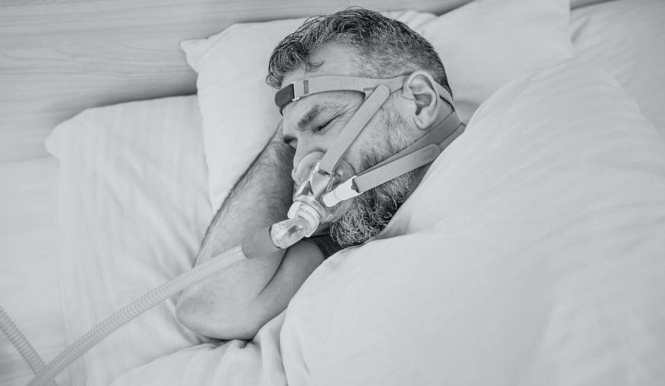 <a href="https://www.shutterstock.com/es/image-photo/monochrome-portrait-sleeping-man-chronic-breathing-1995823718" rel="nofollow noopener" target="_blank" data-ylk="slk:Shutterstock / Kateryna Mostova;elm:context_link;itc:0;sec:content-canvas" class="link ">Shutterstock / Kateryna Mostova</a>