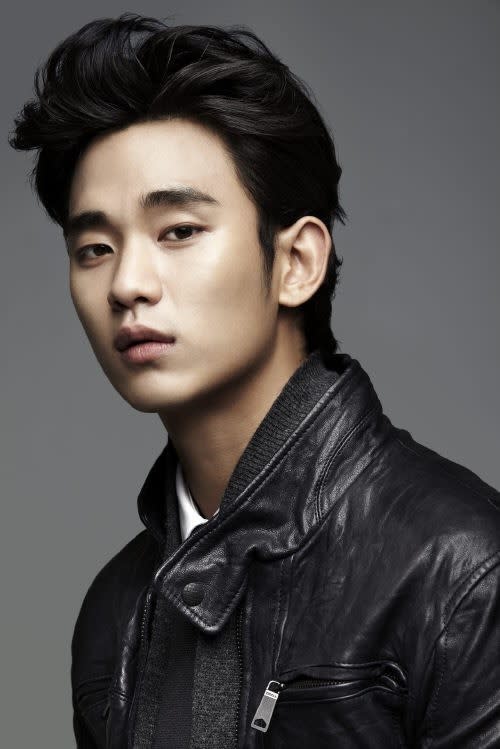 Kim Soo Hyun  연예인 남자 짧은 머리 남자 머리