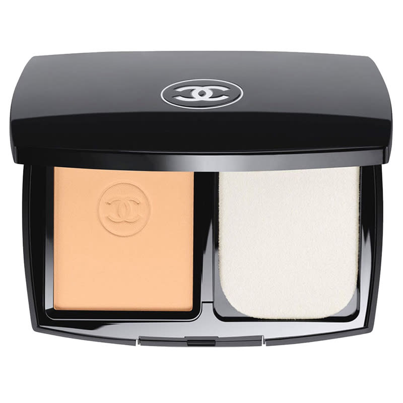 Chanel Le Teint Ultra Tenue Compact SPF 15 in 60 Beige