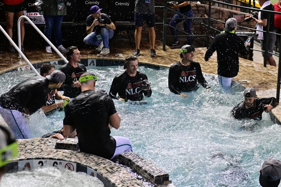 It's a full-on pool party for Diamondbacks players at Chase Field.