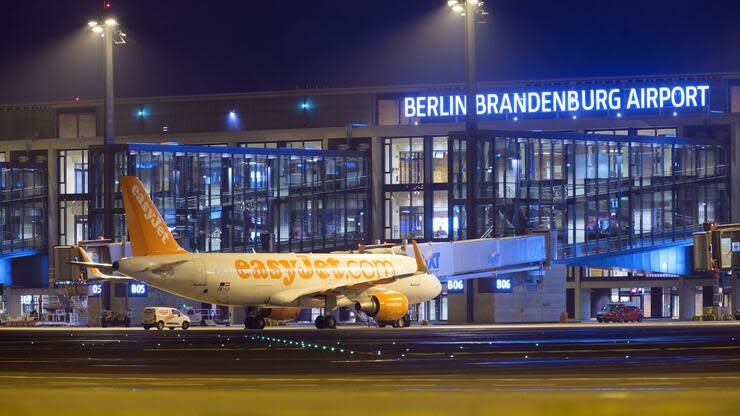 Der neue Hauptstadtflughafen ist eröffnet, hat aber gleich zum Start finanzielle Probleme. Foto: dpa