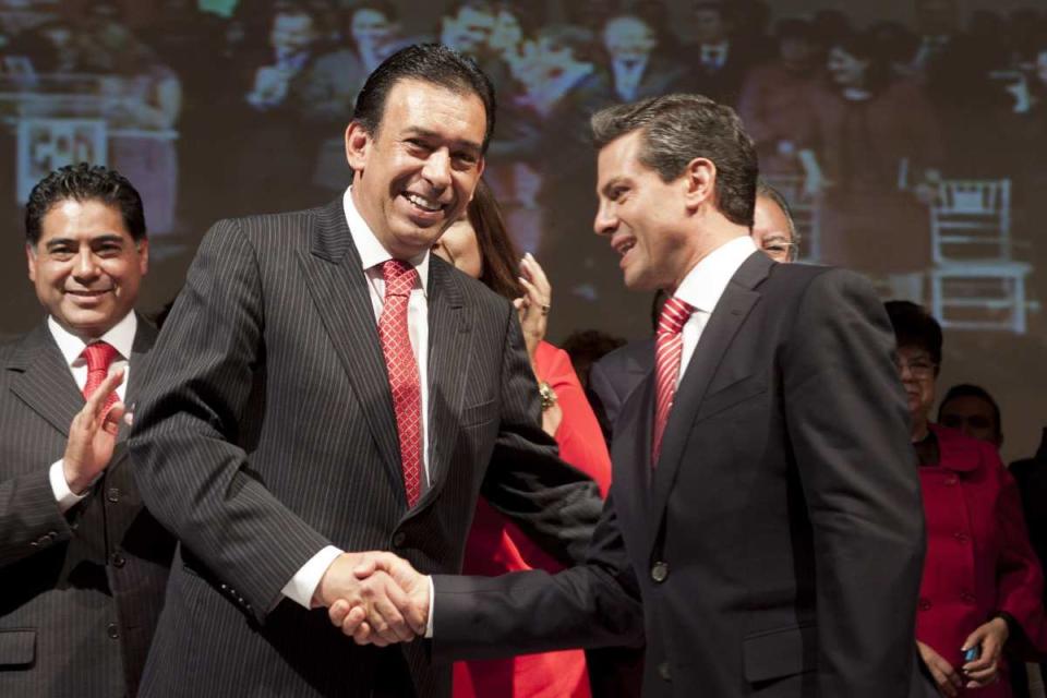 Humberto Moreira con el expresidente Enrique Peña Nieto| Foto: Cuarto Oscuro