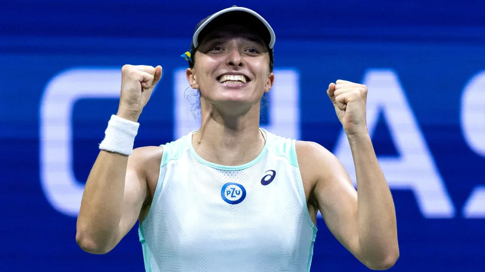 Swiatek defeated Sabalenka and achieved a historic qualification for the final