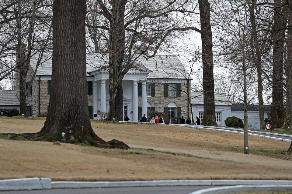 Priscilla Presley can be buried at Graceland near Elvis Presley, according to the settlement agreement she reached with granddaughter Riley Keough.