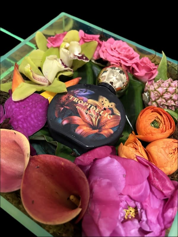 Bath & Body Works sent me the Tropidelic perfume in this sweet-smelling box full of real flowers. <p>Courtesy Alani Vargas</p>