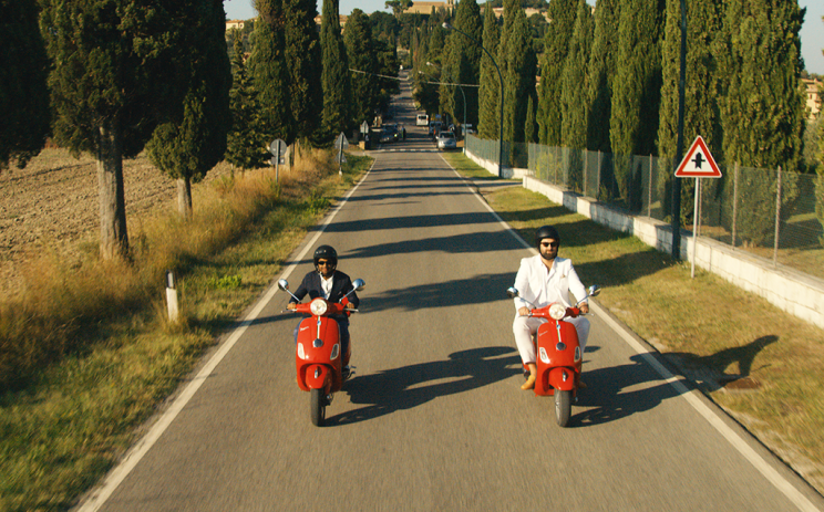 Aziz Ansari as Dev and Eric Wareheim as Arnold in Netflix’s ‘Master of None’ (Photo: Netflix)