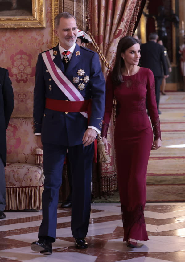 reina-letizia-rojo