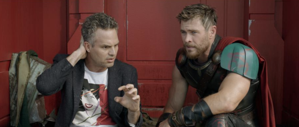 Mark Ruffalo and Chris Hemsworth in <em>Thor: Ragnarok </em>(Photo: Marvel Studios)