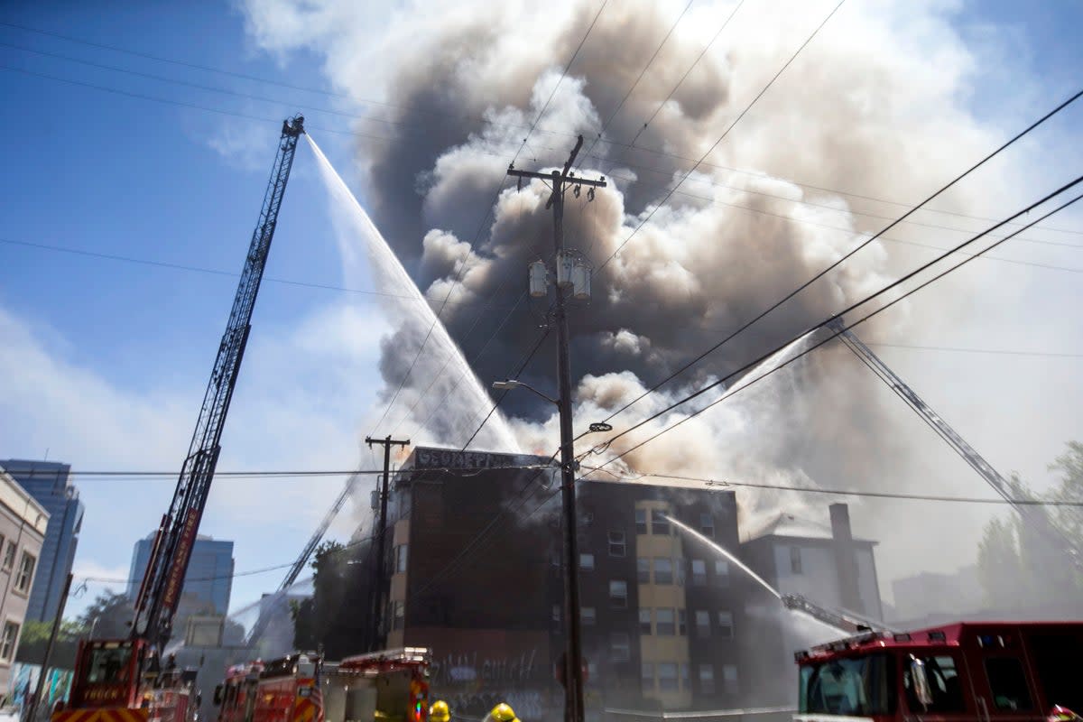 OREGON-INCENDIO (AP)