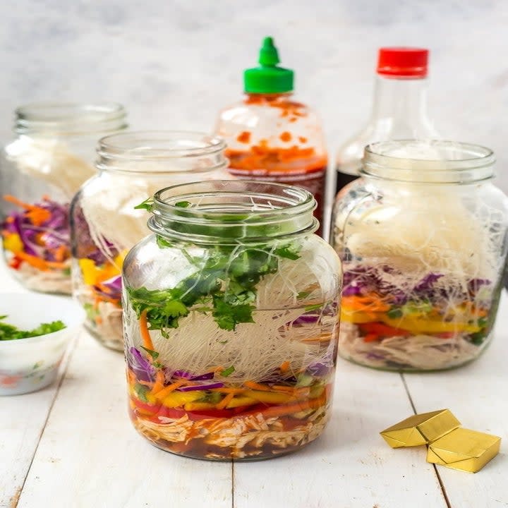 Mason jar noodle cups.