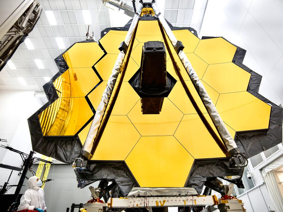 JWST hexagonal mirror array