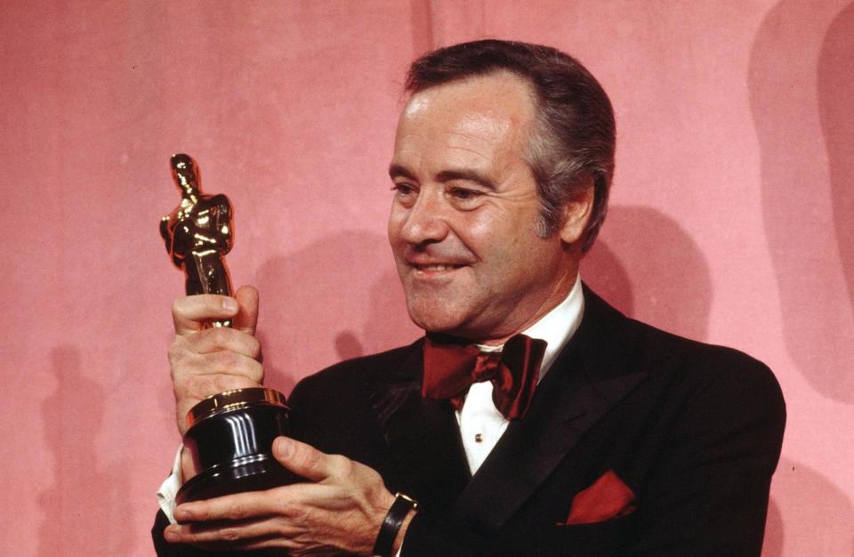 PHOTO: Actor Jack Lemmon poses backstage after winning 'Best Actor' award during the 46th Academy Awards at Dorothy Chandler Pavilion in Los Angeles,Calif., on April 2, 1974. (Michael Ochs Archives/Getty Images, FILE)