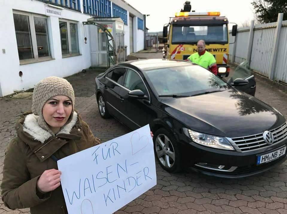 Das Auto, das Kader K. fast das Leben kostete, soll nun einem guten Zweck dienen. (Bild: facebook.com/KaderCudiK)