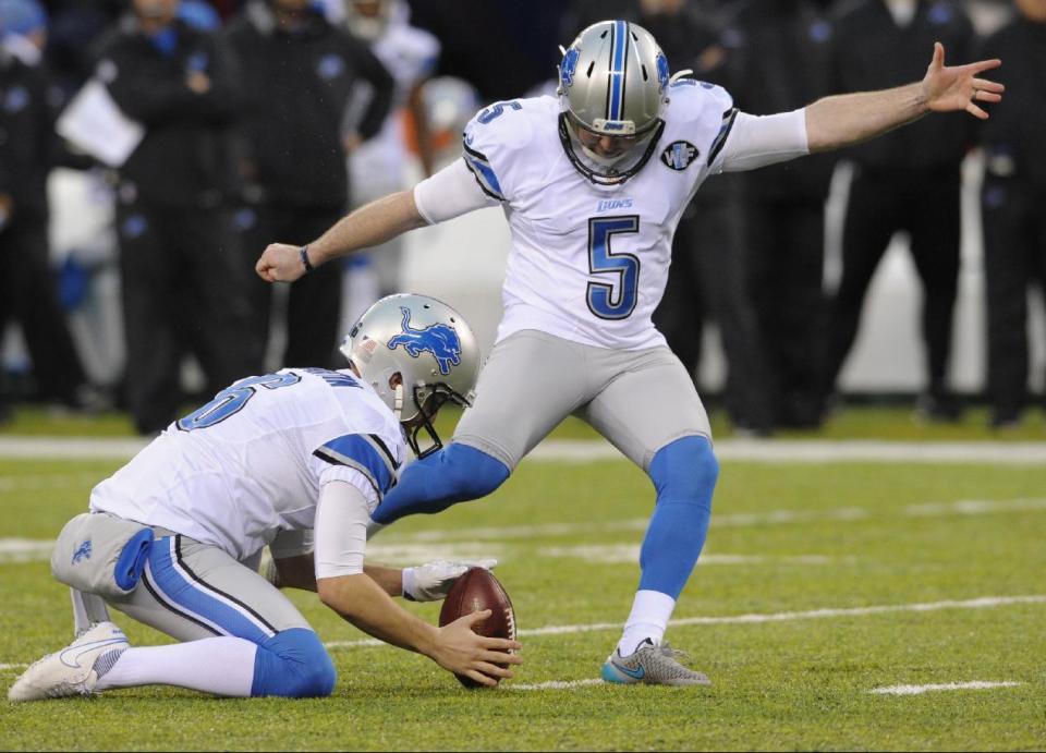 Detroit Lions Matt Prater (5) kicks a field goal during the second half of an NFL football game against the New York Giants Sunday, Dec. 18, 2016, in East Rutherford, N.J. (AP Photo/Bill Kostroun)