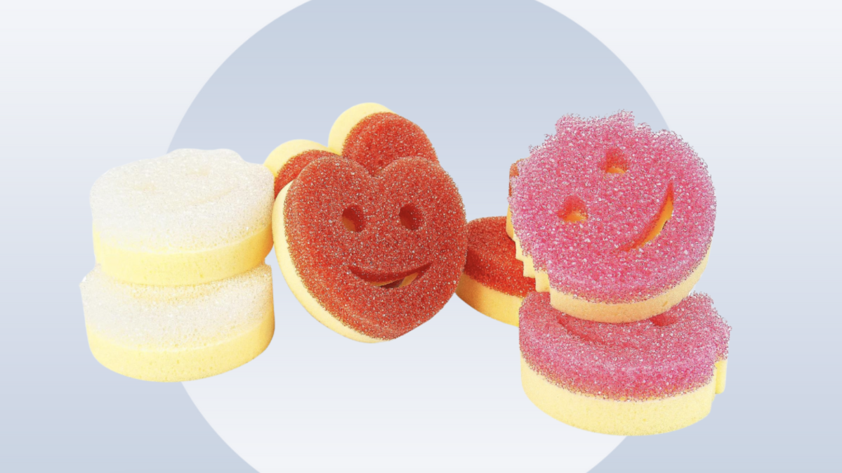 Review: The Scrub Daddy & Scrub Mommy Sponges Are Actually Amazing