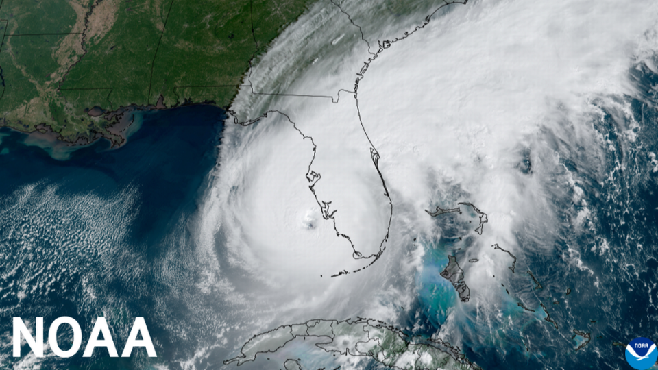 El satélite NOAA GOES captura el huracán Ian cuando tocó tierra en la isla barrera de Cayo Costa en el suroeste de Florida el 28 de septiembre de 2022.