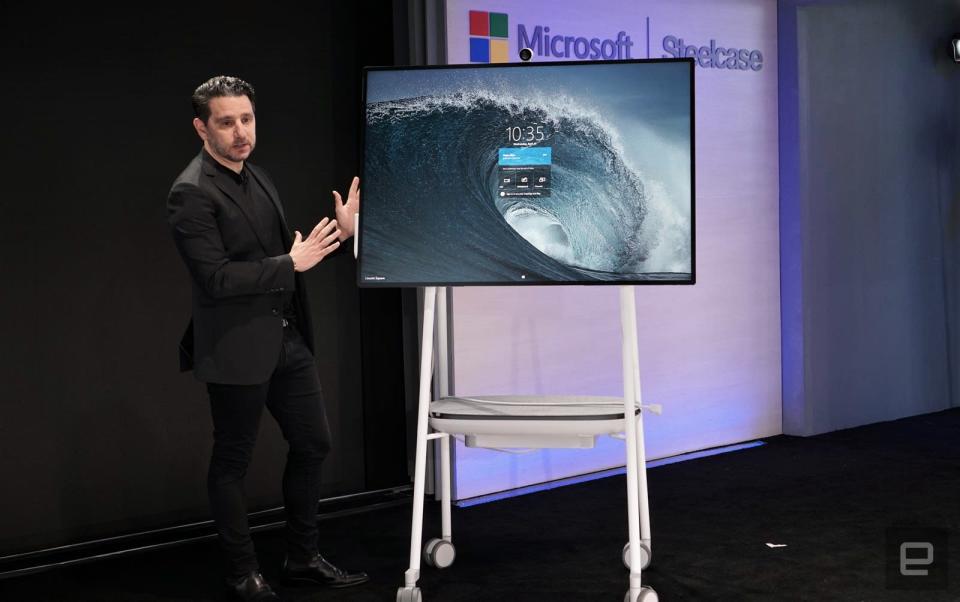 Surface Hub 2S