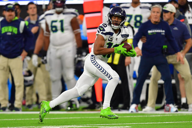 Here's when the Seahawks will debut their throwback uniforms