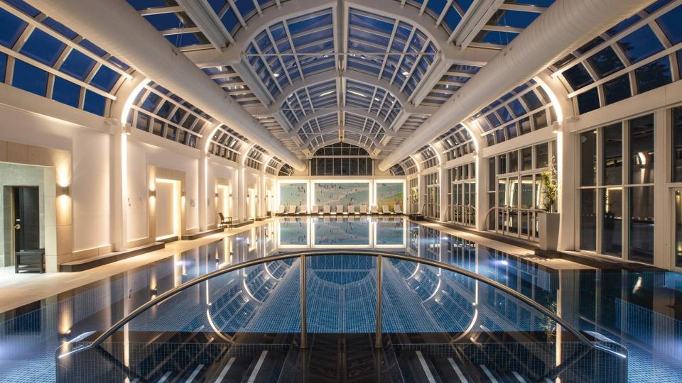 The pool fits in with the hotel’s sense of luxury (Four Seasons Hampshire)