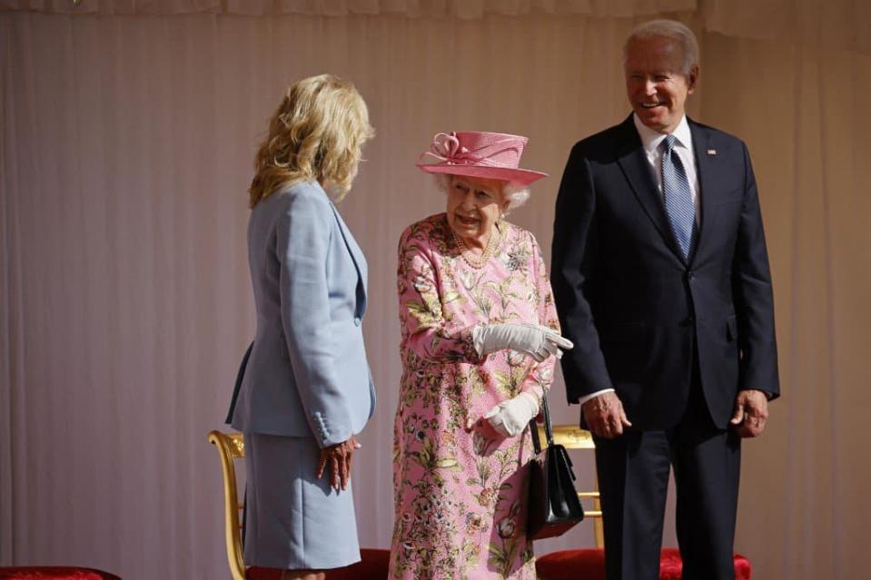 La reine Elizabeth II a reçu dimanche le président américain Joe Biden au château de Windsor, à l'Ouest de Londres - Tolga Akmen