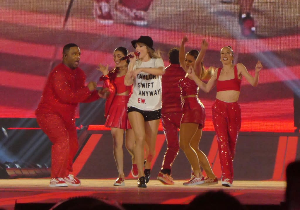 Taylor Swift and company on night 2 of the Eras Tour in Glendale, AZ (Chris Willman/Variety)