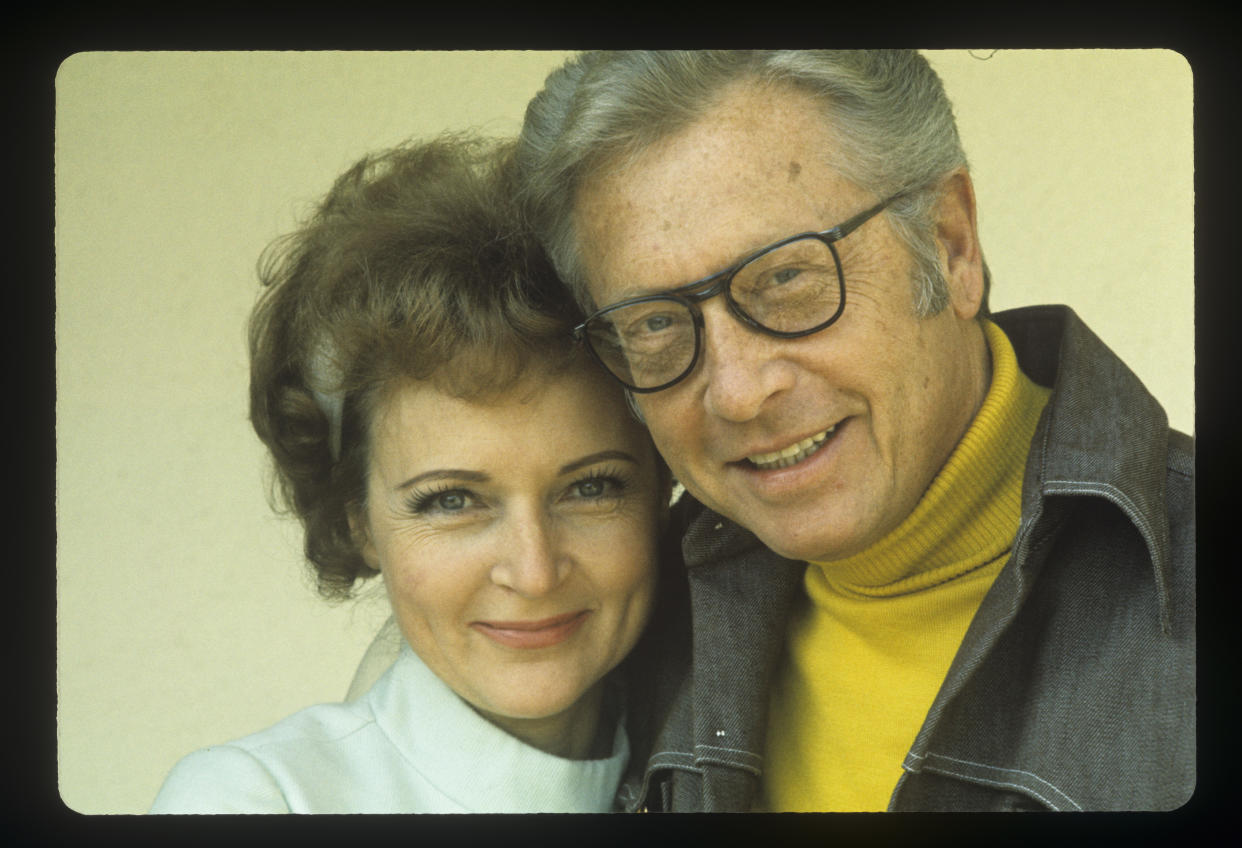 PASSWORD - Ludden At Home Layout - Shoot Date: February 14, 1972. (Photo by ABC Photo Archives/Disney General Entertainment Content via Getty Images)
ALLEN LUDDEN WITH WIFE BETTY WHITE