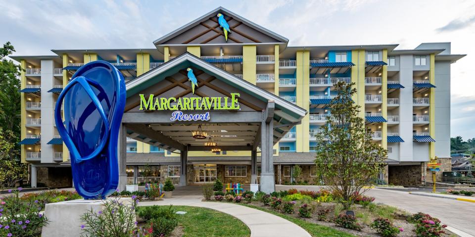 The exterior of the Margaritaville Resort Gatlinburg in Tennessee with a driveway up to the entrance